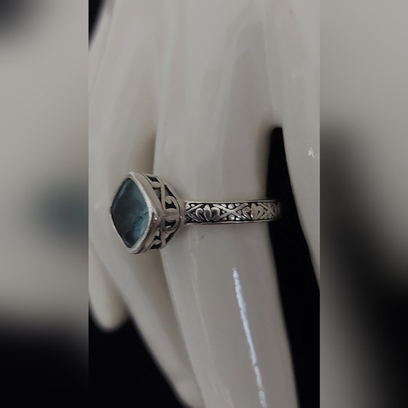 Silpada High Quality 925 Silver and Blue Aqua Glass “Frozen Lake” Ring - Picture 3 of 7